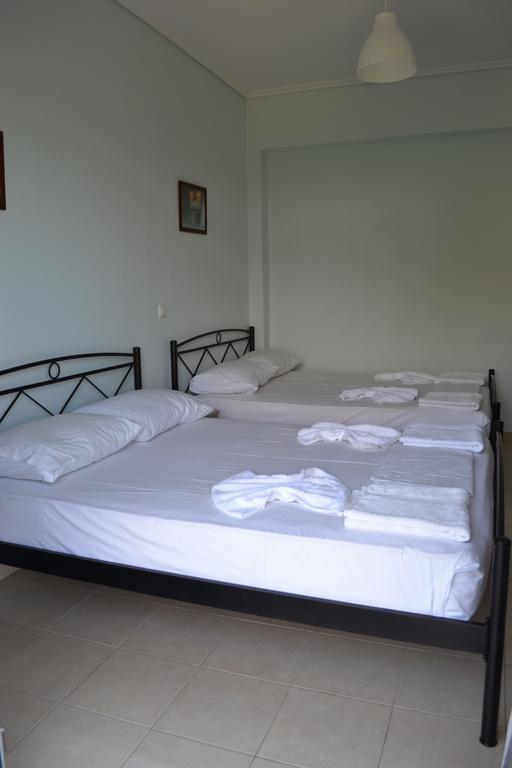 Sunflower Himara Room photo